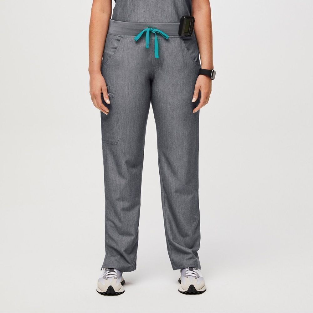 Figs Women’s Kade Cargo Scrub Pants Graphite size XXL